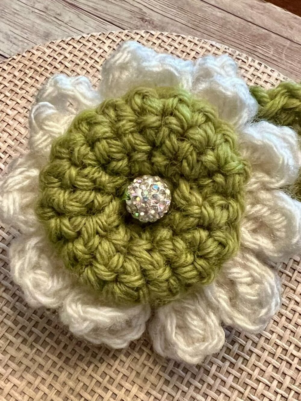 HANDMADE Avocado Green & Creamy White BROOCH/PIN ~ Flower Atop a Frilly Leaf~NEW